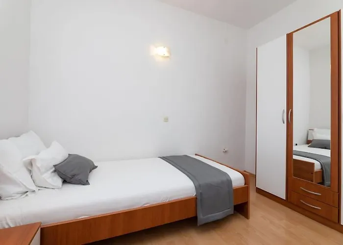 Apartman Bento - View On Town And Sea