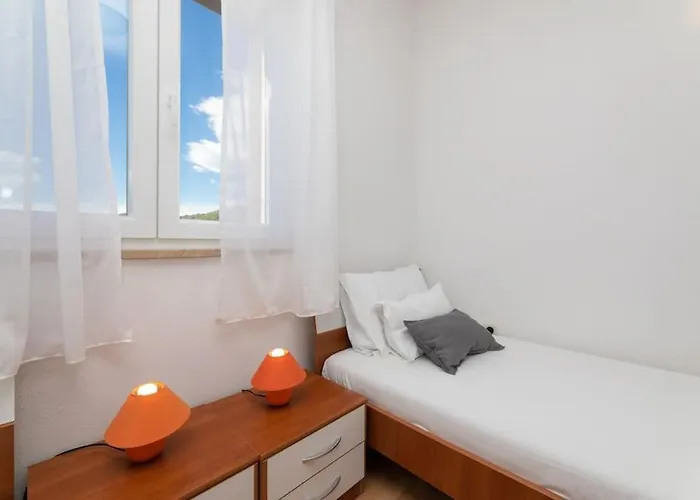 Bento - View On Town And Sea Apartman *